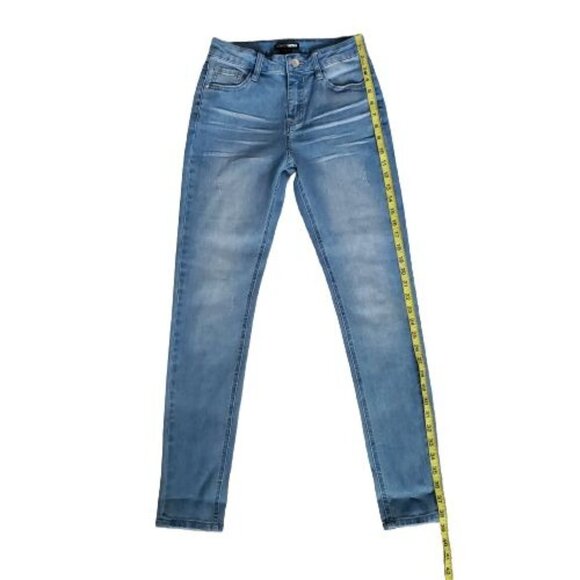 Fashion NOVA Women's Light Blue Wash Skinny Denim Jeans Size 7 - Picture 10 of 10